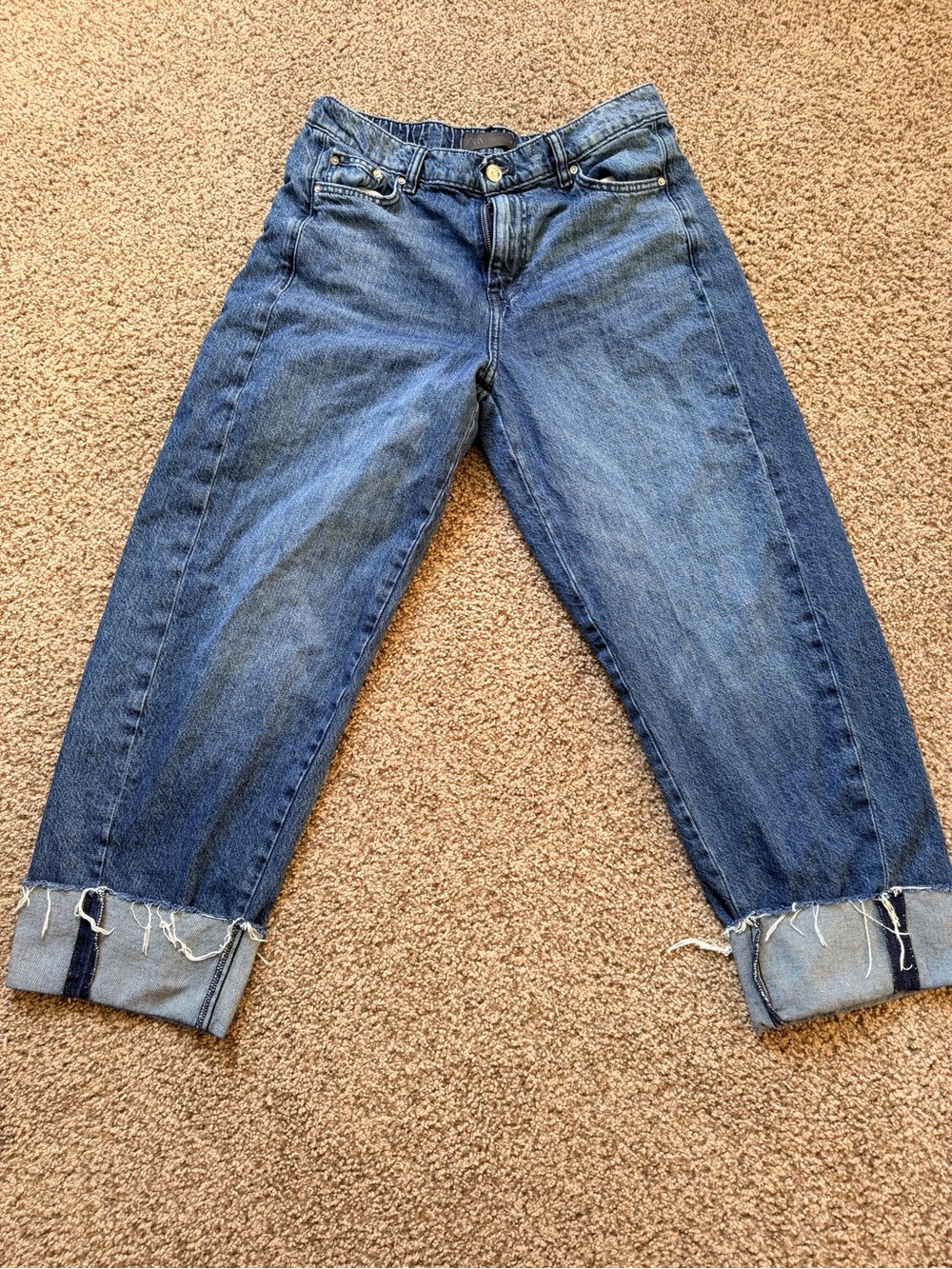 Z1975 MID-RISE BAGGY CUFFED JEANS